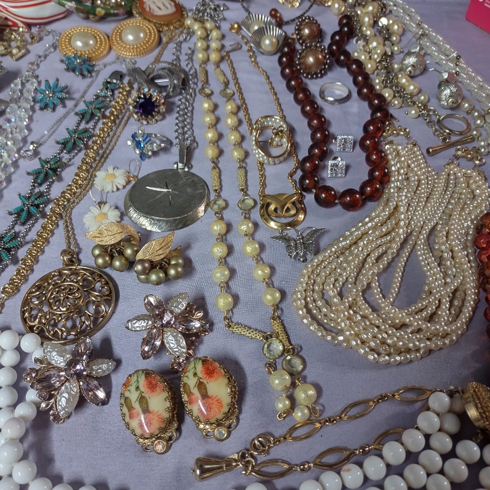 Vintage Jewelry Lot - Picture 14 of 14